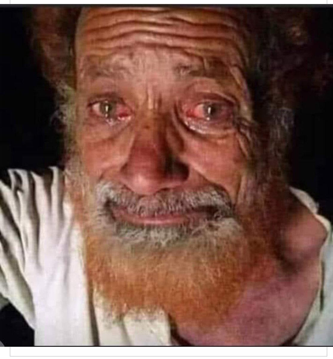 MianIftikharHus's tweet photo. دوائی سستی کردو۔۔۔
بیٹے سے پیسے مانگتے ہوئے شرم آ تی ہے۔"
آج فارمیسی میں ایک بزرگ کے الفاظ تڑپا گئے۔
اللہ سب پہ کرم فرمائے - https://t.co/HeTjJ2lfuJ