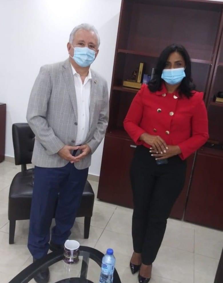NataliLebron1's tweet photo. 1/2 El día de hoy estuvimos visitando a nuestro Honorable senador de la Provincia Santo Domingo @ATaverasGuzman Estuvimos intercambiando ideas de las políticas públicas de género que necesita nuestro país y los proyectos que podemos desarrollar en Nuestro  Municipio Pedro Brand. https://t.co/zQTOSIgt83