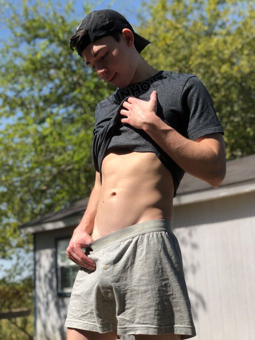 feeling the breeze https://t.co/J6vXIgWGH5