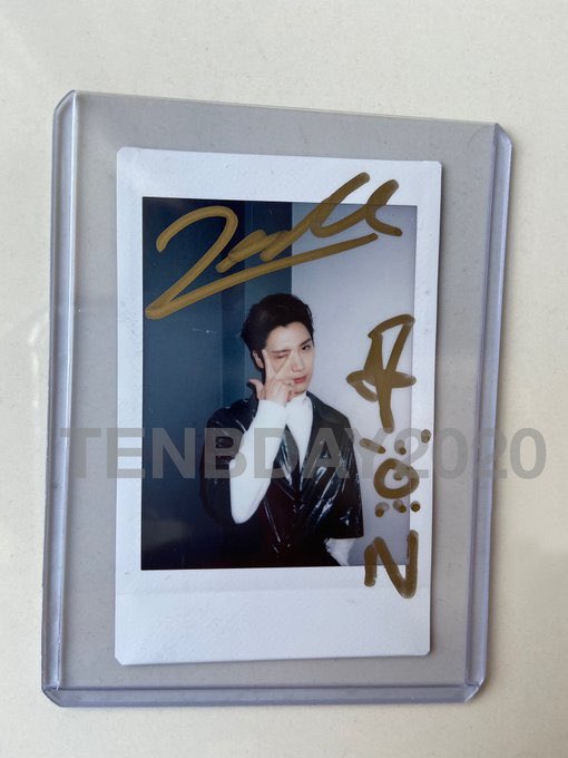 ten signed polaroid from Instyle icon getting sold for:141,427 THB4,659 USD5,399,343 WON