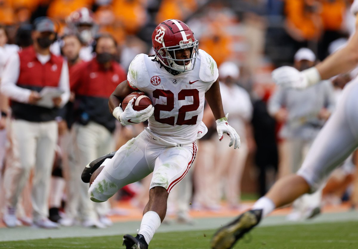 chillpillbih's tweet photo. Ninernation got our first win of the season thanks to Najee Harris with 14 carries 136yrds 2tds.. While our Defense proved they self tonight with 4ints 2 by Sherman.. Let's keep this going one week at a time. https://t.co/wIMiESQhZN