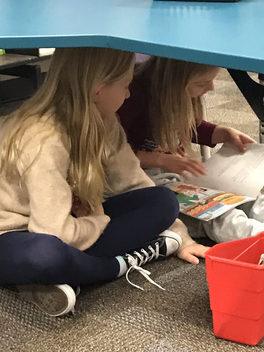 TinaCousins57's tweet photo. DEAR Day celebrating School Libraries. Vanway Vikings staff & students spending part of their afternoon immersed in story. “Many people, myself among them, feel better at the mere sight of a book.” – Jane Smiley. @pgdtla @bctla #DEAR @DLCsd57 https://t.co/bxsOATVi3C