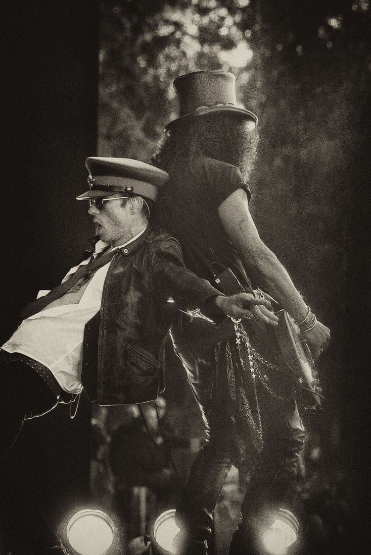 Happy  53th birthday Scott Weiland! Miss you !  