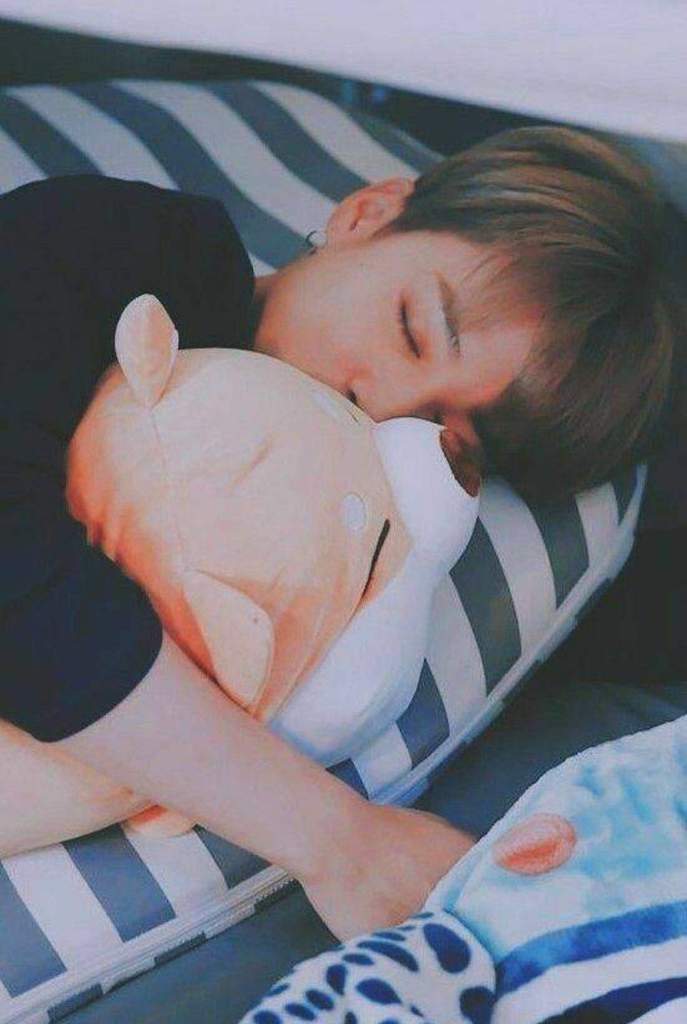 😴
