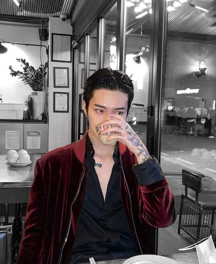 ทุกคนเราฝากกระจายเรื่องนี้ถึงไรท์เตอร์หลายๆคนหน่อยนะคะ คังยงจินหรือเจ้าของไอจี dei8ht เขาไม่อนุญาต​ให้นำรูปเขาไปแต่งเรื่องหรือแต่งนิยายต่างๆค่ะ ซึ่งเขาเคยขอมาหลายรอบแล้วแต่ก็ยังมีคนทำอยู่ รบกวนเคารพสิทธิ์​และก็ซัพพอร์ตเขาในทางที่ดีกันด้วยนะคะ
#คังยงจิน #จอยลดา #readawrite