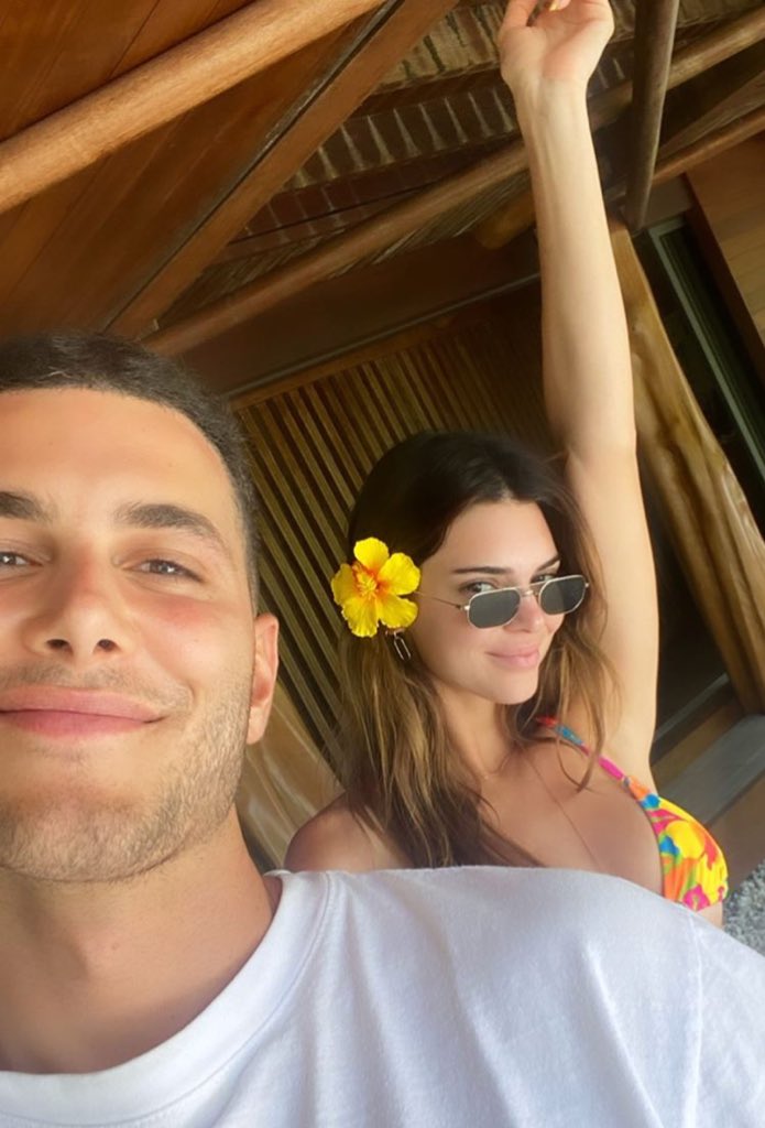 blessedjenners's tweet photo. 🏝❤️ These twooo 🥺 https://t.co/s6rdSnDZJu