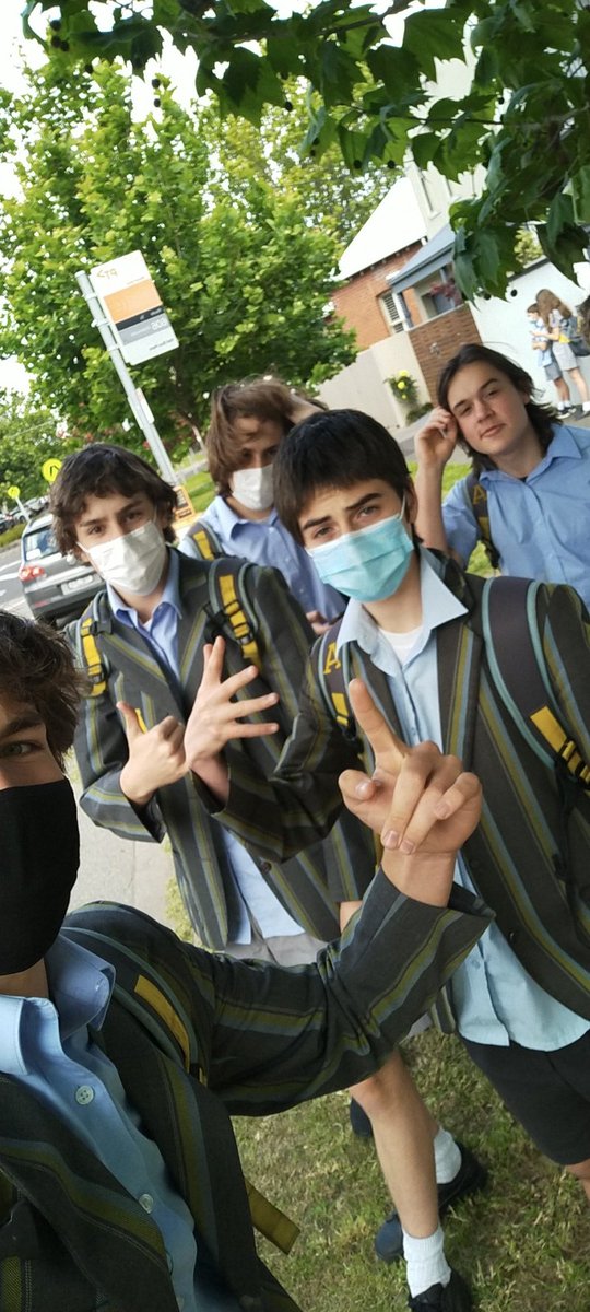 MagasanikSamson's tweet photo. Hey guys just me and my fellas at the bus stop. #livingthedream feeling so great https://t.co/7jAru67kFp