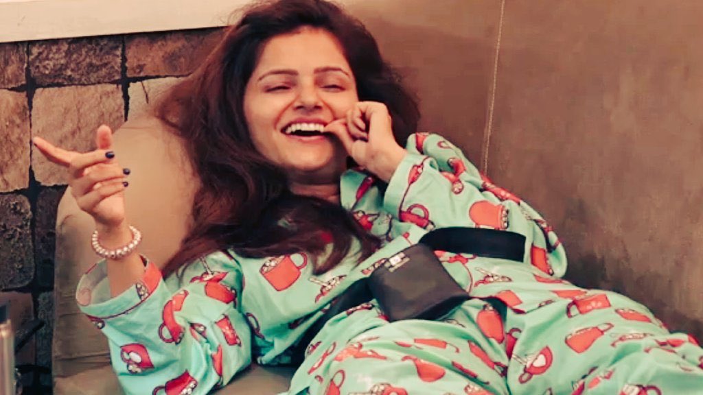 Ibrahim_Manat's tweet image. Who is your favorite in these two:
Like ❤️ Rubina 
Retweet: Rahul

#RubinaDiliak
#RahulVaidya #BB14 #BiggBoss14