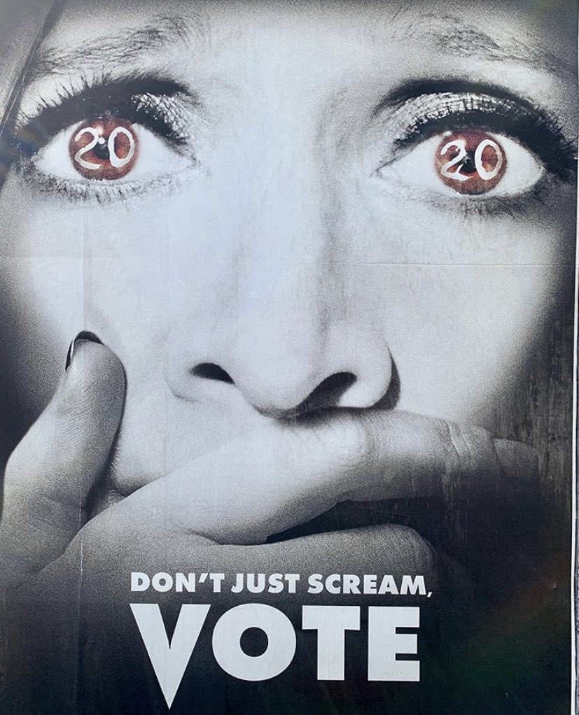David Arquette anima a votar en las próximas elecciones estadounidenses con esta peculiar foto a tan solo una semana exacta del día decisivo. #Scream #Vote https://t.co/K6ueUxIrnf