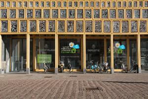 DeventerEnergi1's tweet photo. Wist je dat het @dcdeventer en anderen regelmatig activiteiten organiseren in en om @DeventerGem op het gebied van duurzaamheid? Ook is er in het centrum altijd een energiecoach aanwezig #duurzaamdeventer #gratisenergiecoach #deventerstroomt  https://t.co/CvfWCdKP5b https://t.co/xE3TjLxfGx