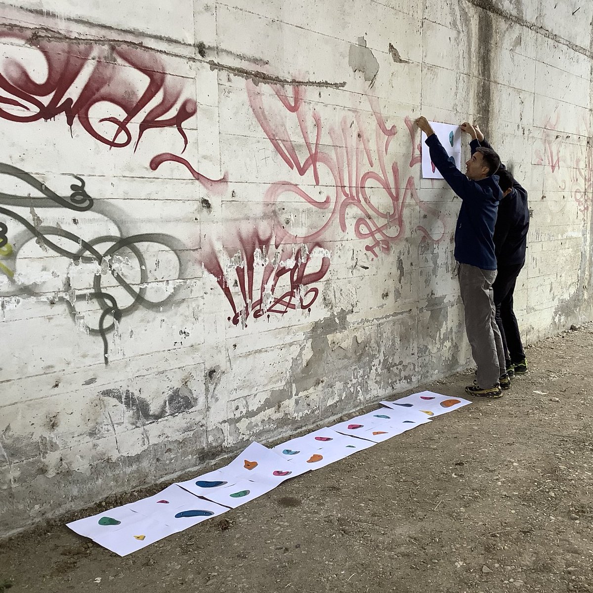 abcitta's tweet photo. Nel quartiere di #Greco, a Milano, sotto i binari della ferrovia c'è movimento: parte infatti domani la nostra prima campagna di #crowdfunding per dare una nuova vita a una delle #arcate! Per ora, solo qualche immagine dal backstage del video con cui vi raccontiamo il progetto. https://t.co/3ujL6zWa4M