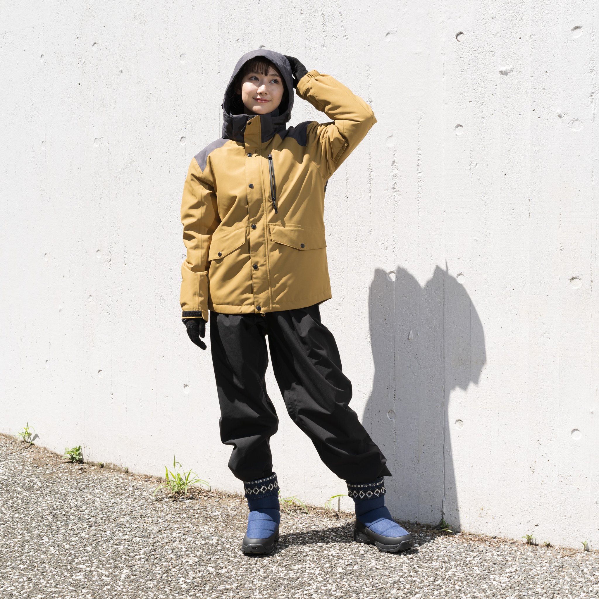 公式 ワークマン女子 ワークマンプラス Workman 在 Twitter 上 スノーボードやスキーにもおススメのイージススノー防水防寒ジャケット 腕に交通系カードを収納できるのでリフト券などを入れるのにも便利です フード付き 首元もしっかりカバーするので暖かい