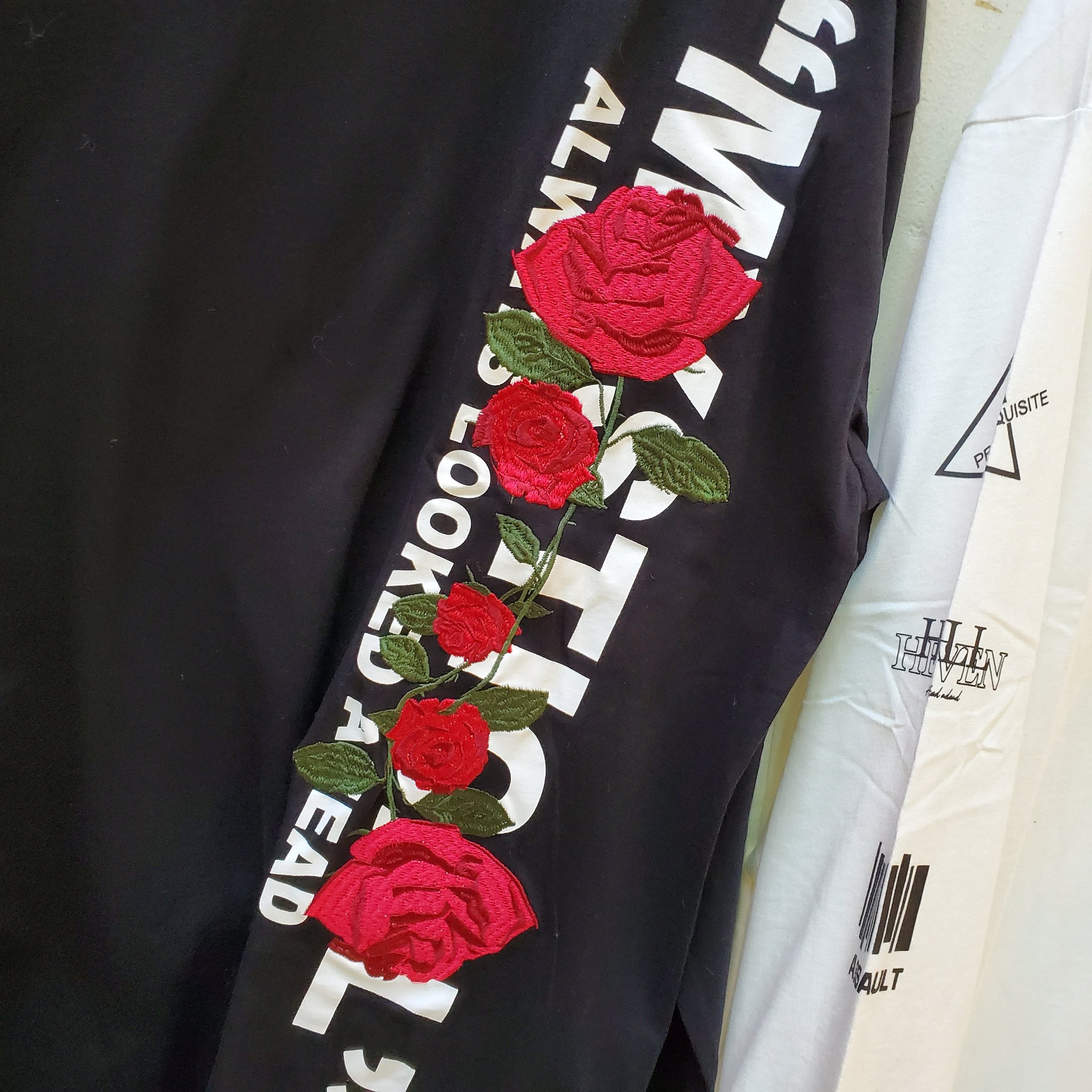株式会社regulus 69 レグルス シンプル入荷 Rings 薔薇刺繍ロングスリーヴtシャツ Price 3 900 Tax 大人気バラ刺繍シリーズの長袖verが入荷しました じょーかー レグルス 心斎橋 アメ村 V系 派手髪 病み T Co Gqoenxsjqt