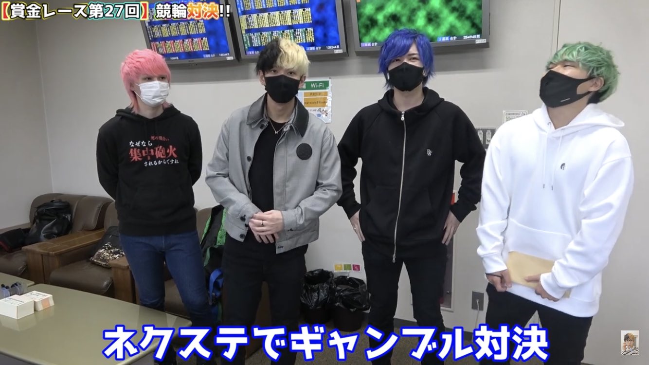 ありしあ 昨日のヒカルさんの動画で 名前を出していただいた 名人さん素が天才的に面白すぎて前から好きだったので着てくれてるの嬉し過ぎる ヒカルさんのチャンネルで まさか集中砲火することになるとは 人生何があるか分からない笑 集中砲火パーカー着