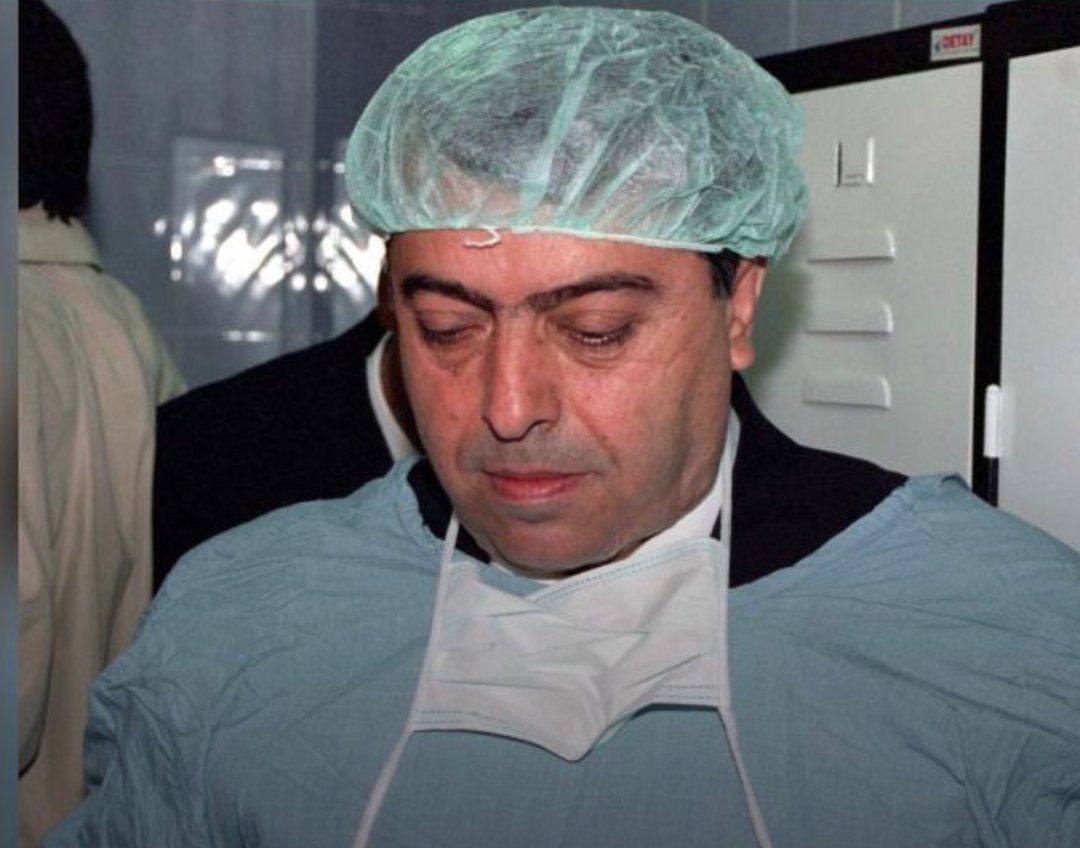 KrtTna's tweet photo. Eski Sağlık Bakanımız #OsmanDurmuş Hakkın rahmetine kavuşmuştur, kederli ailesine ve camiamıza başsağlığı diliyorum. Oktar Babuna üzerinden Türkiye’nin gen haritası çıkarılıp yurtdışına kaçırılma girişimlerine karşı verdiği mücadele o gün anlaşılmamıştı! Şimdi daha iyi anlıyoruz. https://t.co/e74iHNegcw