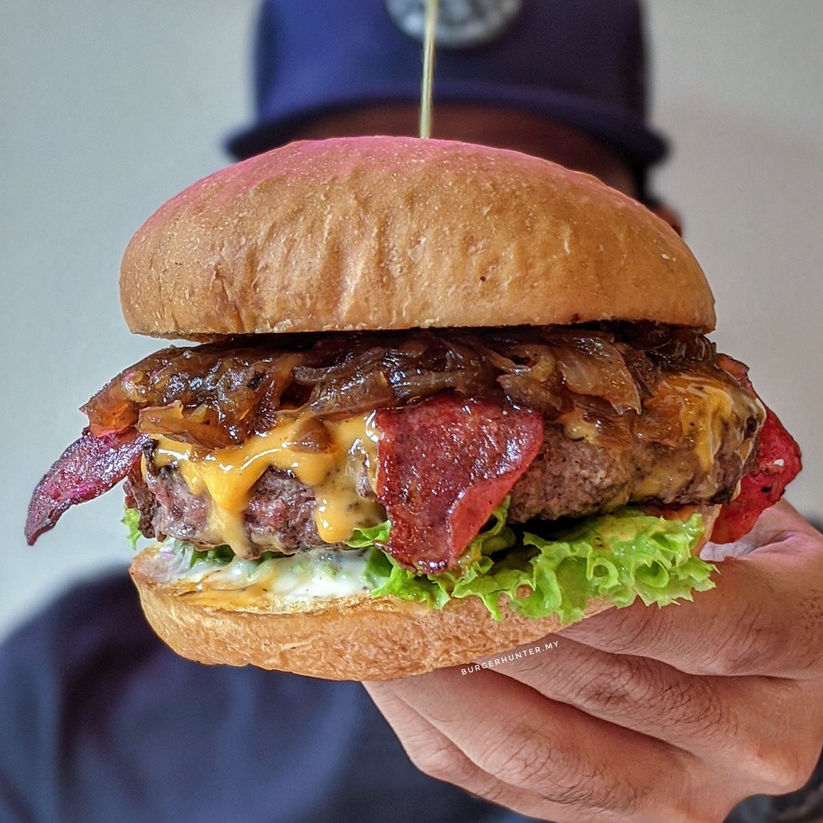 BurgerTaco1's tweet photo. So Burger Hunter MY tried our burgers the other day. Thanks for the awesome review guys!

For those yang nak cuba boleh visit us at E2-04-3A, Tamarind Square, Cyberjaya. Our operating hours is Tues - Sun, 12PM - 9PM. Closed on Mondays.
@Twt_Cyberjaya https://t.co/000gd8c16R