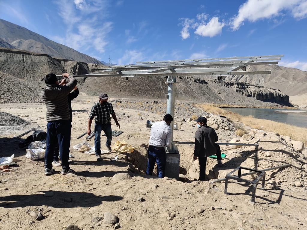 In the beautiful Ladakh, the farmers puting their energy to effort to harness sun energy for livelihood enhancement at scale under #sustainplus, thanks <a href="/himmotthan/">Himmotthan Society</a> team <a href="/SustainPlusSDG7/">SustainPlus</a> <a href="/RNTata2000/">Ratan N. Tata</a> <a href="/SocialAlphaIN/">Social Alpha</a> <a href="/SELCOFoundation/">SELCO Foundation</a> @IKEAFoundation <a href="/PMOIndia/">PMO India</a>