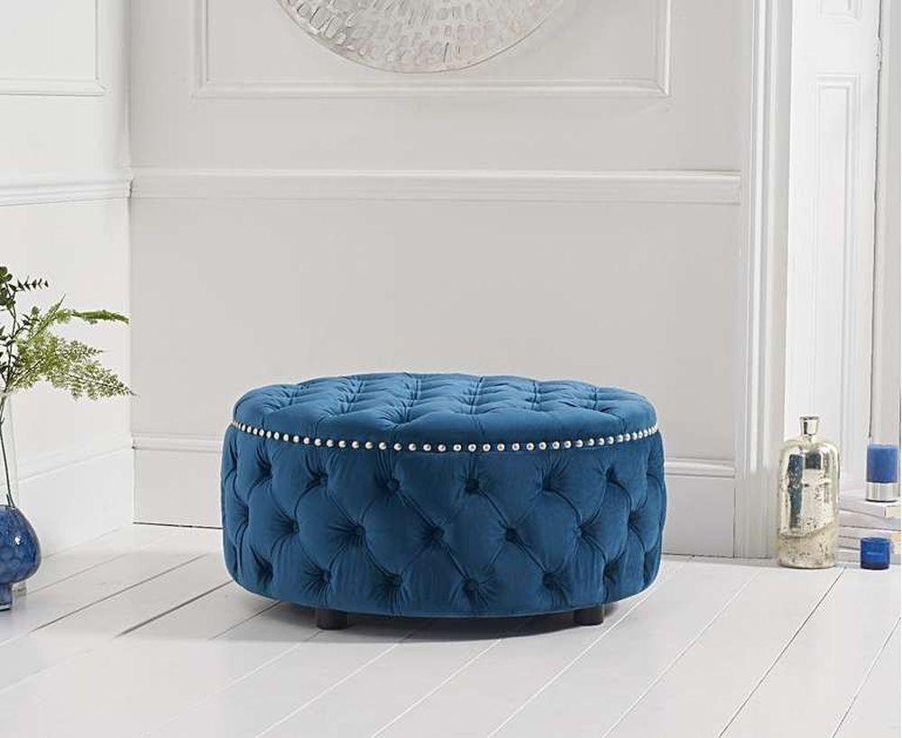 ChoiceLeicester's tweet photo. Blue Velvet Round Footstool - To give your Living Room the Perfect Look 😍 https://t.co/GFesNdry3F https://t.co/tdNkoHEGpb