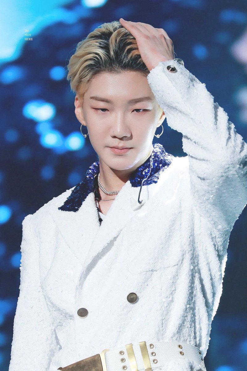 memorycode1's tweet image. D-444 
#UntilHoonySerenadeUsAgain 
#StayWellServeWellHOONY
#WeGotYourBackSeunghoon 
#HOONY #이승훈 #SEUNGHOON 
@official_hoony_ 
#WINNER #위너 @yginnercircle @yg_winnercity