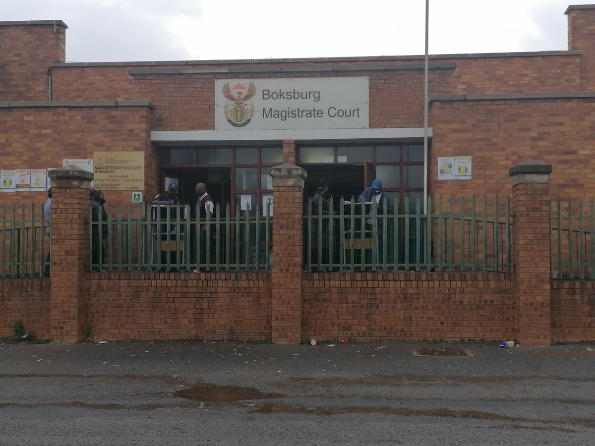 I am at the Boksburg Magistrates court were five suspects linked to the murder of  #SenzoMeyiwa are expected to appear. We expect their appearance to be brief.