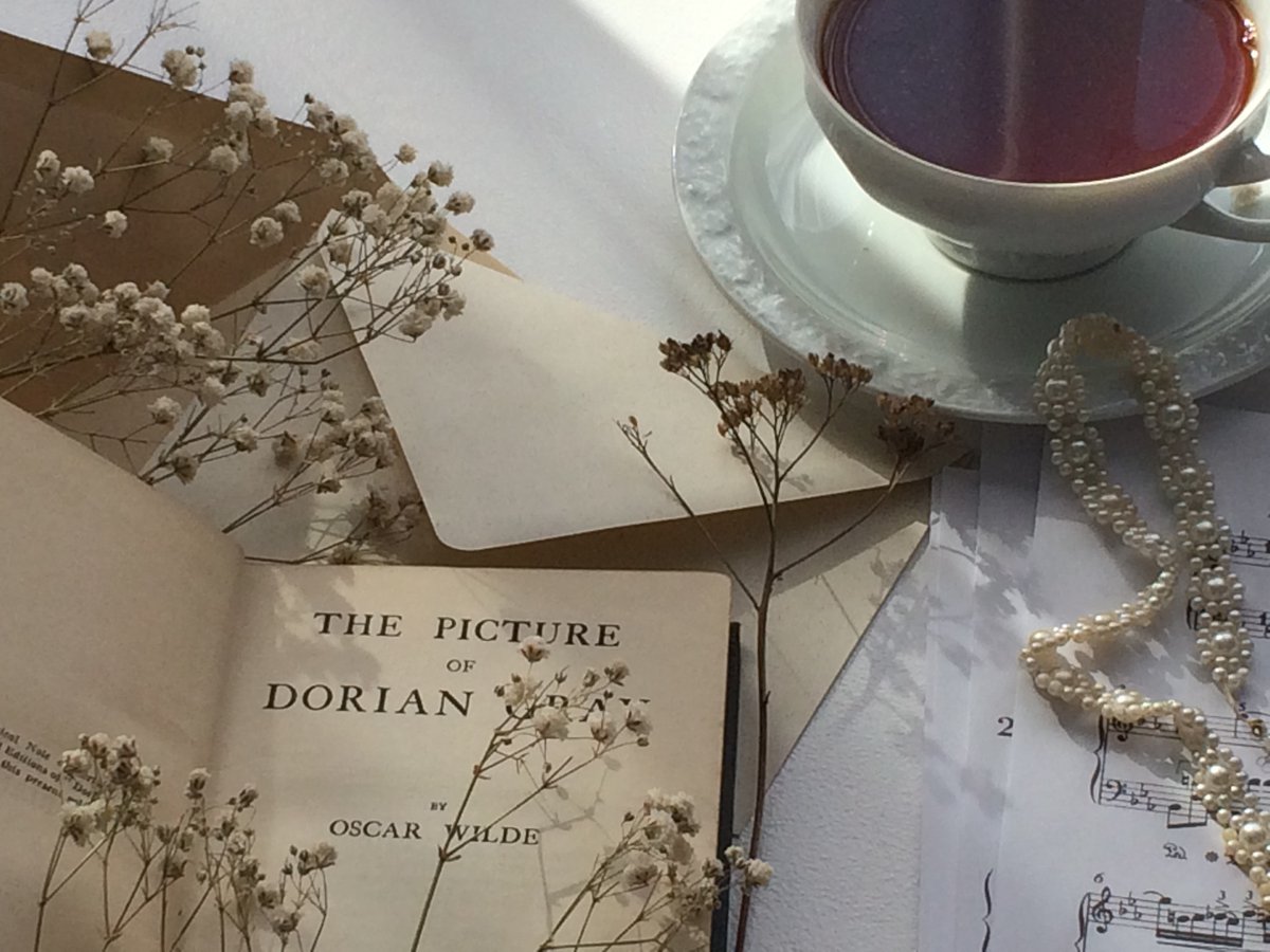 "One should part from life as Ulysses parted from Nausicaa - blessing it rather than in love with it."
—Friedrich Nietzsche