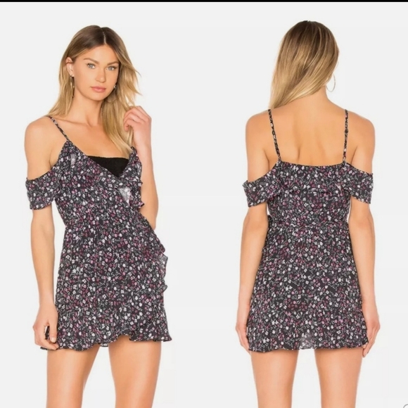 PuffSlayer's tweet photo. So good I had to share! Check out all the items I'm loving on @Poshmarkapp from @Tarabz1116 #poshmark #fashion #style #shopmycloset #graishill #jcrew #loversfriends: https://t.co/6UKScio86S https://t.co/ACni4do0MU