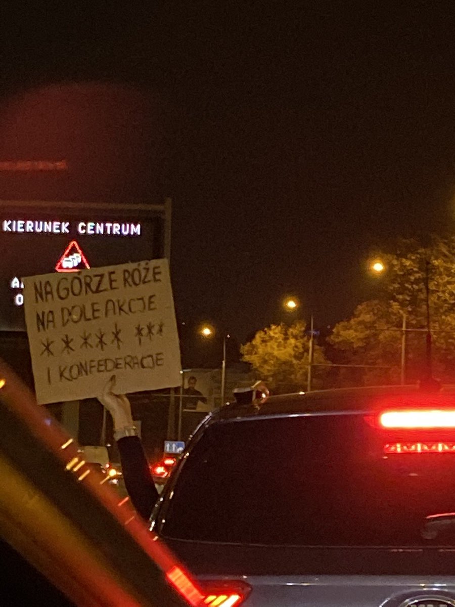 mia_margareth's tweet photo. Car protest in Tricity #protestkobiet #strajkkobiet #piekłokobiet #pieklokobiet #carprotest #Gdansk #Gdynia #Sopot⚡️☂️👊🏻 https://t.co/vVtdZj6YMu