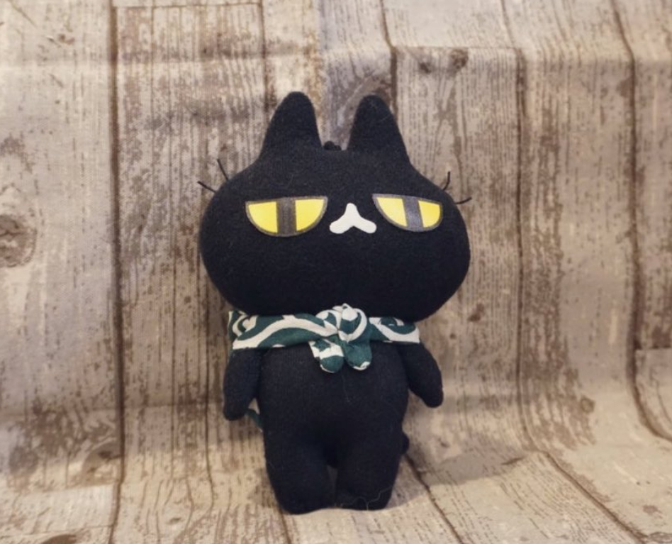「今日は黒猫の日ということでじと目ちゃんアップせねば!
じと目ちゃんは「おすわりさ」|995🐈ﾆｬﾝﾌｪｽG-06のイラスト