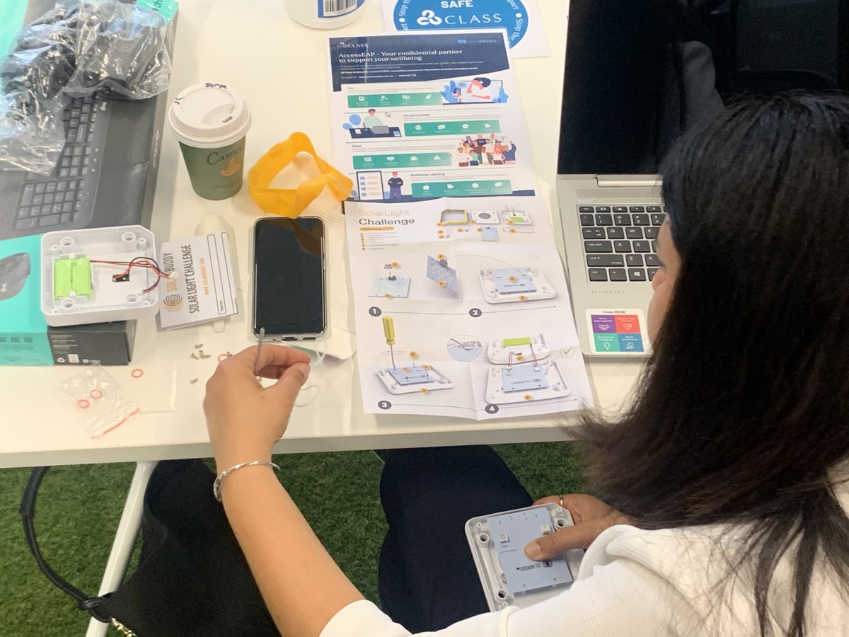 Class_Pty_Ltd's tweet photo. All smiles around for our newcomers induction at Class! Welcoming our newcomers is something we take pride in to ensure that new members are prepared for an exciting career at Class by sharing our vision, our initiatives and our #CSR work with @SolarBuddy. #worldclasstechnology https://t.co/TYRKwncNO9