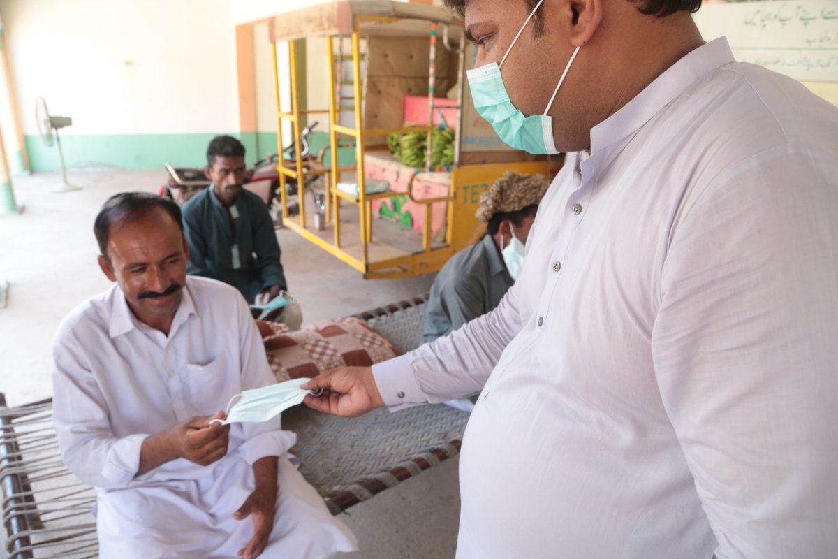 CGPunjab's tweet photo. کرونا  کی دوسری لہر کا خطرہ دن بہ دن بڑھ رہا ہے، جسے روکنا ہمارے ہاتھ میں ہے۔ لہٰذا بغیر ماسک ہرگز باہر نہ نکلیں۔
کیا آپ باہر نکلتے وقت ماسک استعمال کر رہے ہیں؟

#CleanGreenPunjab #Covid19 #covidsecondwave https://t.co/bJPvBaosNK