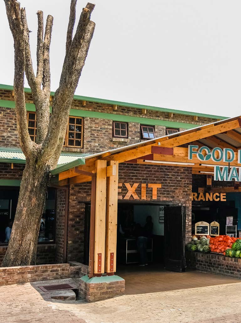 CaastMediaGroup's tweet photo. #SnDMagZim Food Lovers’ Market in Greendale has grown from strength to strength.

@FoodLoversMkt @giftmutotera1
#RorkeConstruction #ArchitextureSpatialDesign #BruceRowlands 

https://t.co/rhI4ZCmMtO https://t.co/2Fccx5NME0
