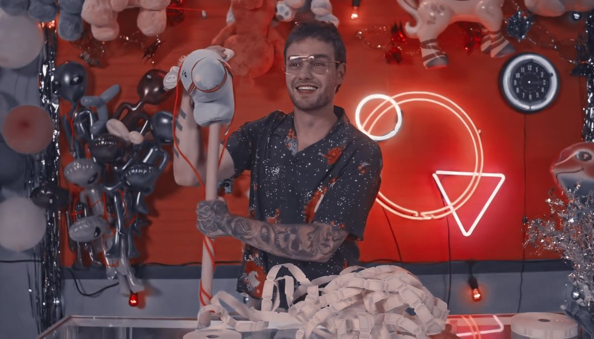 hicatsbyecats's tweet image. 🗞: 𝑫𝒐𝒏'𝒕 𝒇𝒐𝒓𝒈𝒆𝒕 𝒘𝒉𝒐 𝒊𝒔 𝒕𝒉𝒆 𝒓𝒆𝒂𝒍 𝒂𝒏𝒈𝒆𝒍.
𝑯𝒆 𝒅𝒆𝒔𝒆𝒓𝒗𝒆𝒔 𝒍𝒐𝒗𝒆, 𝒑𝒆𝒂𝒄𝒆, 𝒌𝒊𝒏𝒅𝒏𝒆𝒔𝒔 𝒂𝒏𝒅 𝒉𝒂𝒑𝒑𝒊𝒏𝒆𝒔𝒔.
𝑳𝒆𝒕'𝒔 𝒈𝒊𝒗𝒆 𝒉𝒊𝒎 𝒂 𝒃𝒊𝒈 𝒄𝒖𝒅𝒅𝒍𝒆 .༅°•.
#StreamLP1