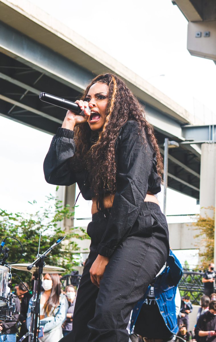 novamusicblog's tweet photo. Following her summer banger "Fallout," Portland-based, Chicago-born Portland-based rapper Karma Rivera returns with a bold...
Read more on #NovaMusicblog
#KarmaRivera #newmusicalert
https://t.co/uzBY0PHyIi https://t.co/xAuvVbxGTU