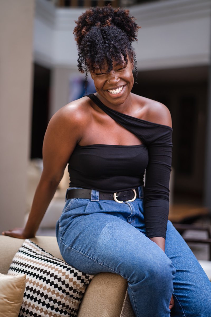 Namuks's tweet photo. A smile can really brighten up an image. #minimaledits #random #quickeditedonipad https://t.co/30e0c5OkGR