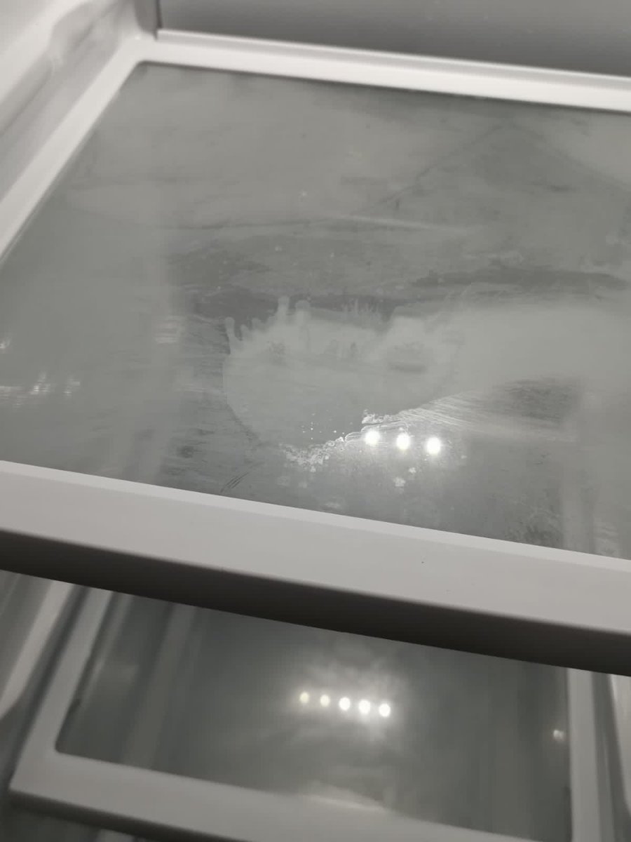 RichardNevard1's tweet photo. @Hoseasons we arrived in our accommodation yesterday. Your staff were quite rude and to the point regarding Covid. We have then come in to the accommodation to this. Not only this when we went to bed one of the beds had brown stains on the sheets. £1700 for 4 nights!!!! https://t.co/8jW46XT0DM