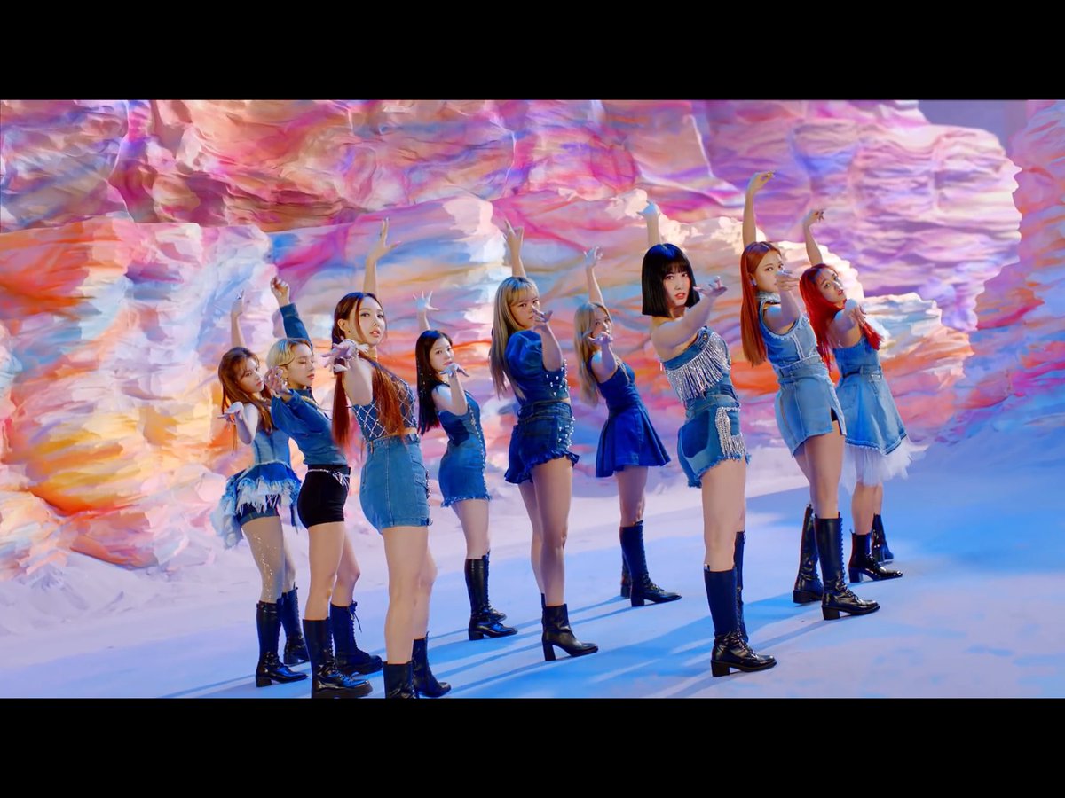 I can t stop me twice. Кпоп группа твайс. I can't stop me твайс костюмы. I can stop twice. Твайс i cant stop me.