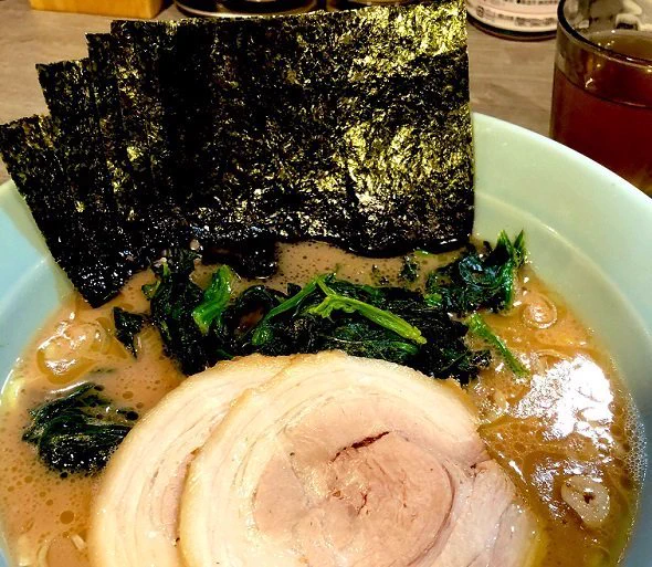 【鬼休みとは】劇場版鬼滅の刃が見たいので休みますという正直すぎるラーメン店が話題に！！