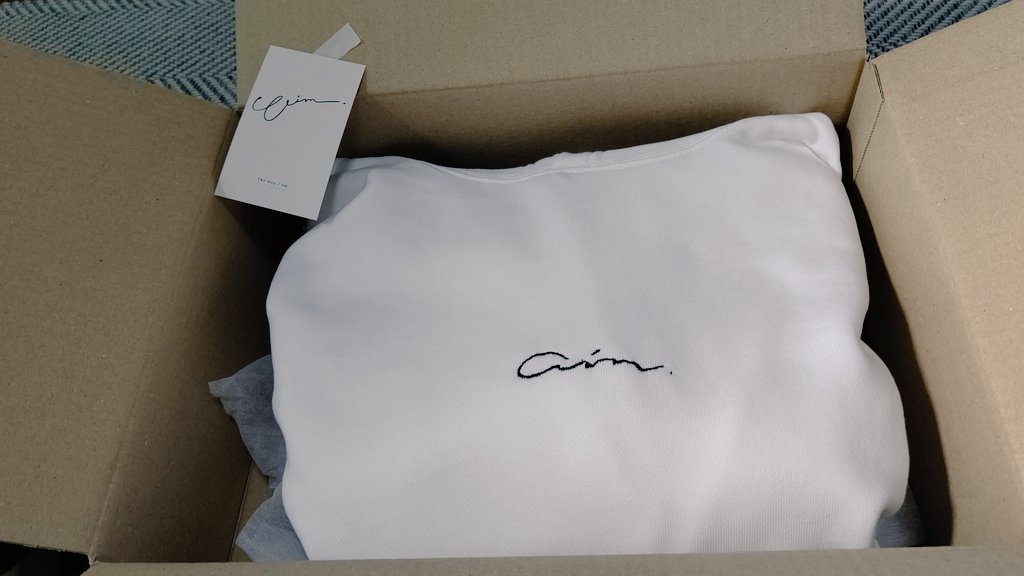 ouka_nico's tweet photo. ご縁があって、aim.様 @aim_officials の白パーカーが届いた！！
めっちゃ嬉しい！！
早く着たいし、撮影したい！
シンプルでシルエットも良くてめっちゃ好き！
白パーカーってあんま着たことないから楽しみ！⸜(* ॑꒳ ॑*  )⸝♪ https://t.co/nLGyHY1ziS