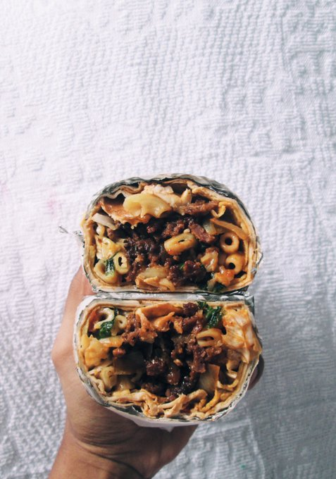FFOODFESS's tweet photo. HAI TEMEN TEMEN. 
Aku OPEN PO Burrito + Minuman nih untuk wilayah bekasi sekitarnya. Bakal ready tgl 29 &amp; 31 oktober yaa. 

Varian menu, isian, &amp; testimoninya bisa kepoin di IG : https://t.co/2OACVMACqN
Kalo minat langsung dm ignya aja yaa!! Makasihhh 🤤❤️ https://t.co/Ze0yrNM3sJ