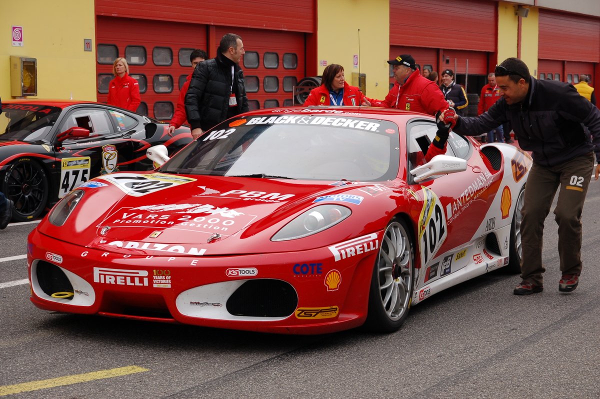 #PhotoOfTheDay - 27/10/2020 - @AngeBARDE 's #Ferrari #F430 Challenge at Finali Mondiali 2008 @MugelloCircuit 🇮🇹
📷: @FerrariFM
#V8Engine #car #sportscar #FerrariF430 #Nikon #FerrariChallenge #Racing #Mugello https://t.co/3rBGhwqG9z