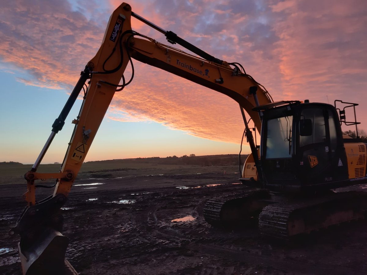 We love a good sunrise here at Trainbase and this mornings didn't disappoint.   Now time to crack on with todays 360 training
#sunrise #excavation #npors @NPORS1  <a href="/NOCNGroup/">NOCN Group</a>