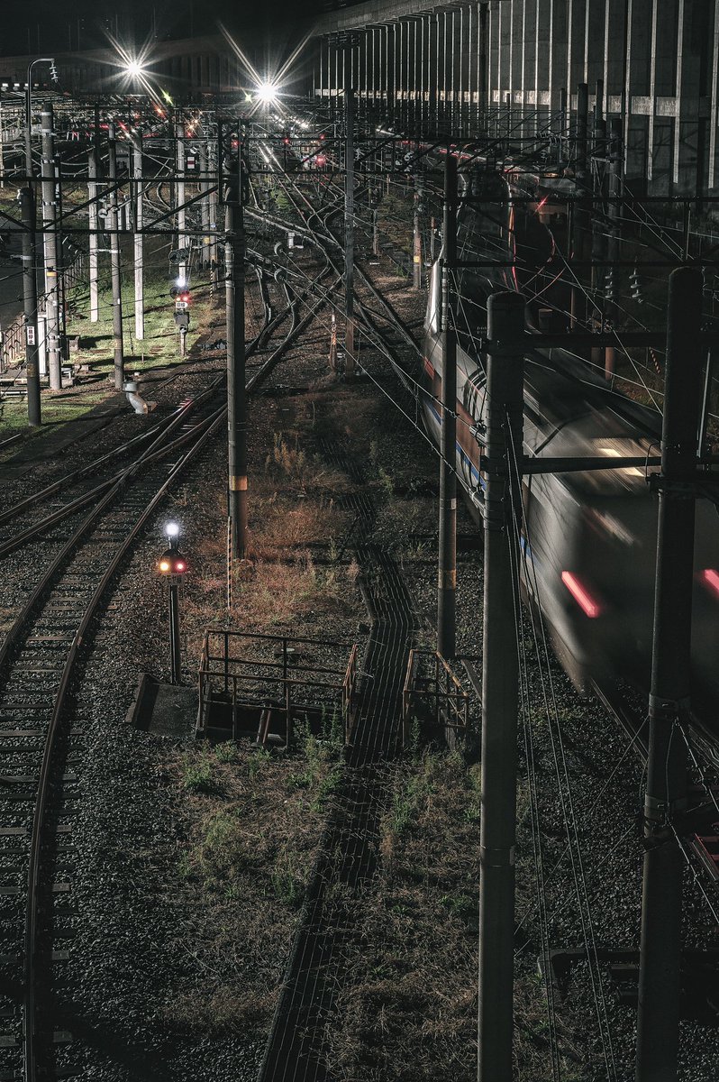 tsbkk3's tweet photo. 夜鉄カッコイイじゃん
#鉄道 #夜景 #夜撮 #スローシャッター #石川県 #slow_shutter #longexposure #railroad https://t.co/Z7cFaIIHRX