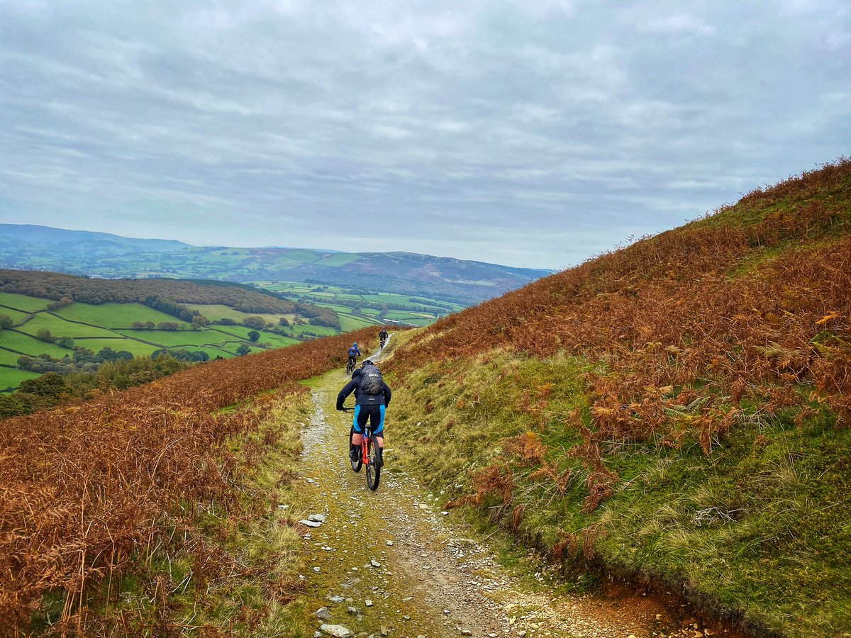 mtbcymru's tweet photo. More riding inspiration for a dark and dismal week in #mbWales on two fronts, firebreak & biblical weather!
Stay safe & healthy all... #mtb #wellbeing #waleslockdown #cycling 🏴 https://t.co/29jhOCcraq