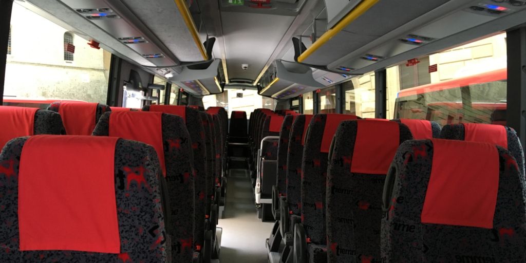 regionetoscana's tweet photo. #covid19
La Toscana ricorre ad autobus privati e Ncc per integrare le corse utilizzate prevalentemente da studenti avviandosi verso la riduzione al 50% della capienza dei bus
https://t.co/hW0FGEsNfH https://t.co/JzCLnUENyx