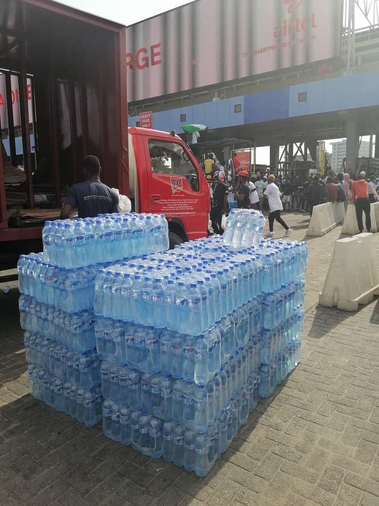 mroscarromero's tweet photo. A gentle reminder that it’s only Bigi table water we are drinking. 

Na brand wey support us we go patronize!!!  #EndSARS https://t.co/Hs1RoN6eoJ
