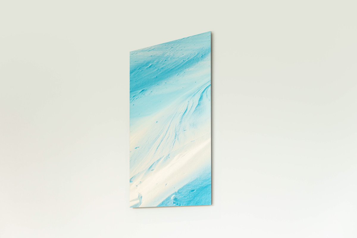 하나의 공간에서 3주를 ‘낮’ 과 ‘밤’ 둘로 나눠 전시를 진행합니다. 10월 27일부터 11월 4일까지는 lappi 의 ‘낮’ 을 주제로 해가 뜰 때부터 질 때까지 햇빛이 비치는 시간과 어울리는 사진과 오브젝트와 종이를 놓아둡니다. 사진/오브젝트 모두 판매합니다. 그래픽 : 김지연