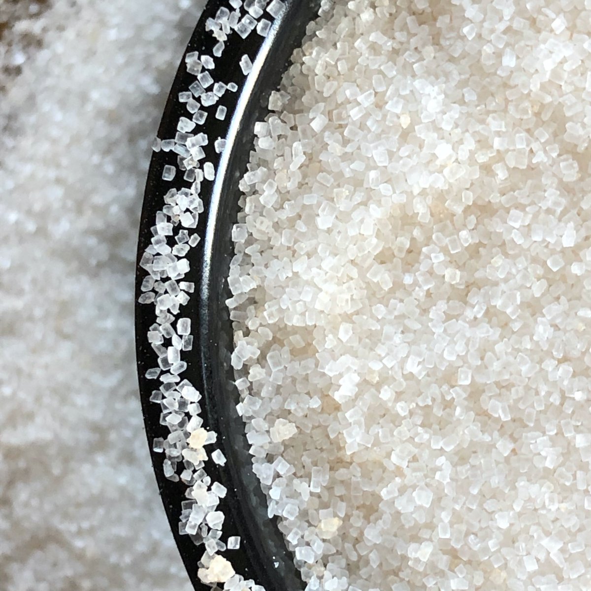 GreenBitesPod's tweet photo. This week's #GreenBites is all about sugar. Ireland used to be self-sufficient in sugar and molasses and 3,700 beet farmers benefited. Now we import €360 million of sugar per year.  What happened?! https://t.co/yCW9hcVw1T https://t.co/hKN969PLmf