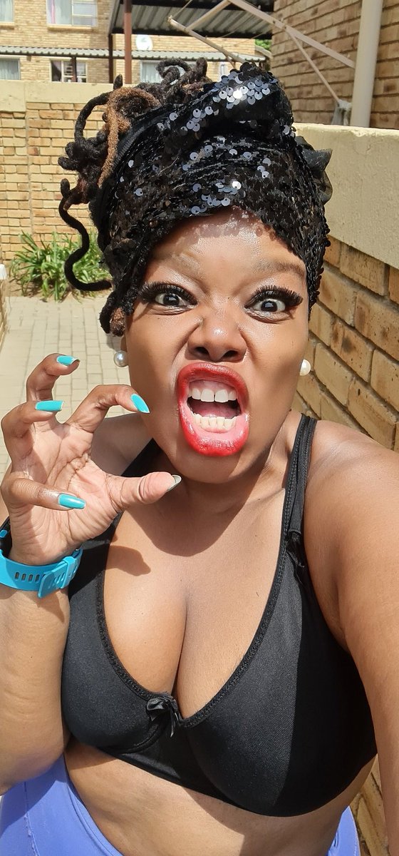 Mihlali_Gqada's tweet photo. Somedays I am just a GOOFBALL, don't take yourself too seriously Loli. #ASlowChubbyRunner #ChubbyGirlsWithAbs #FetchYourBody2020 #ChuuuMaRadebe #IAmMyOwnGoals https://t.co/8kvEaa7PVP