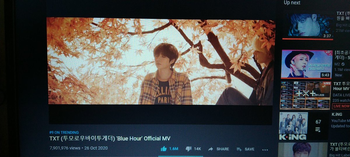 pengpenghyuka's tweet photo. 🔥 YESS A LIL BIT MORE TILL 8M 🔥
@TXT_members @TXT_bighit
@Imoa_streaming
#TOMORROW_X_TOGETHER
#투모로우바이투게더
#AtTheSkyOf553WeFoundTXT
#OurSkyWithTXT
#BlueHourComebackShow
#BlueHour https://t.co/FCToifBeJ7