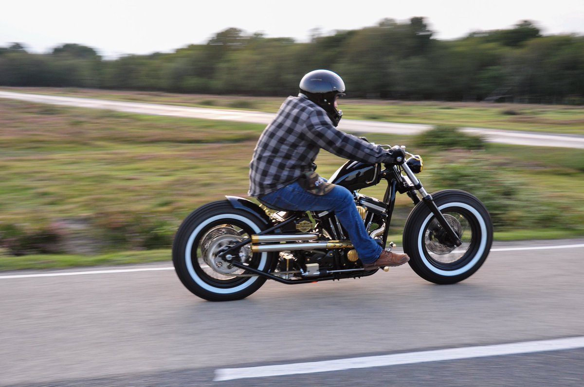 SinnerCo's tweet photo. My buddy’s 883 Sportster bobber is up for sale with #AttitudeCycles here in the UK. Check out #instagram for more info 📸🍻 https://t.co/ya3eiGs9IJ